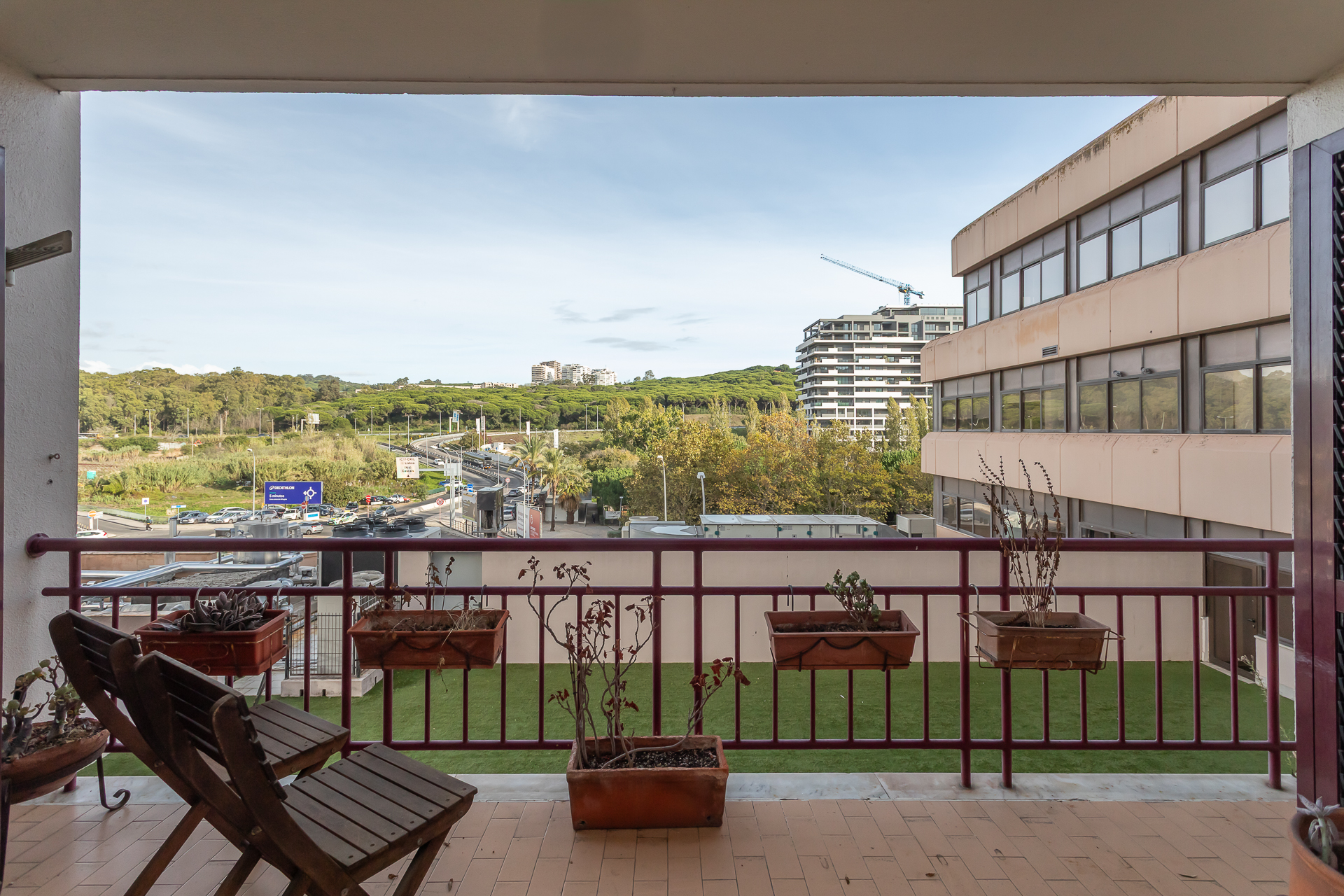 Miraflores | T3 com 150m2, varanda arrecadação e estacionamento