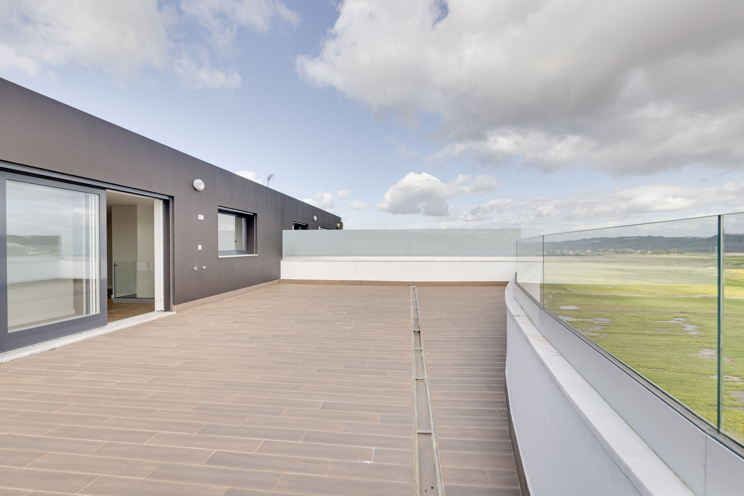 Infantado | Penthouse Duplex T4+1 c/ terraços, estacionamento e arrecadação - Novo a estrear