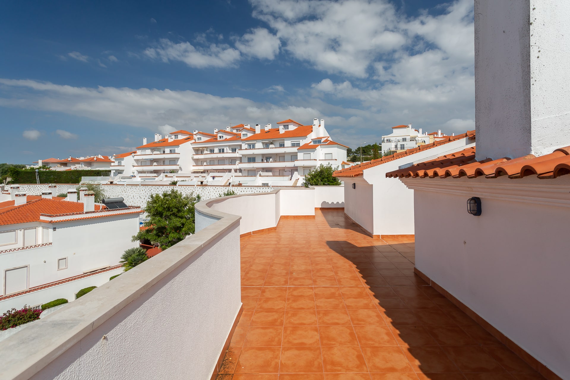 Ericeira | Luxury T4 Penthouse with Terraces and Rooftop, a Box, Jacuzzi and Sea View
