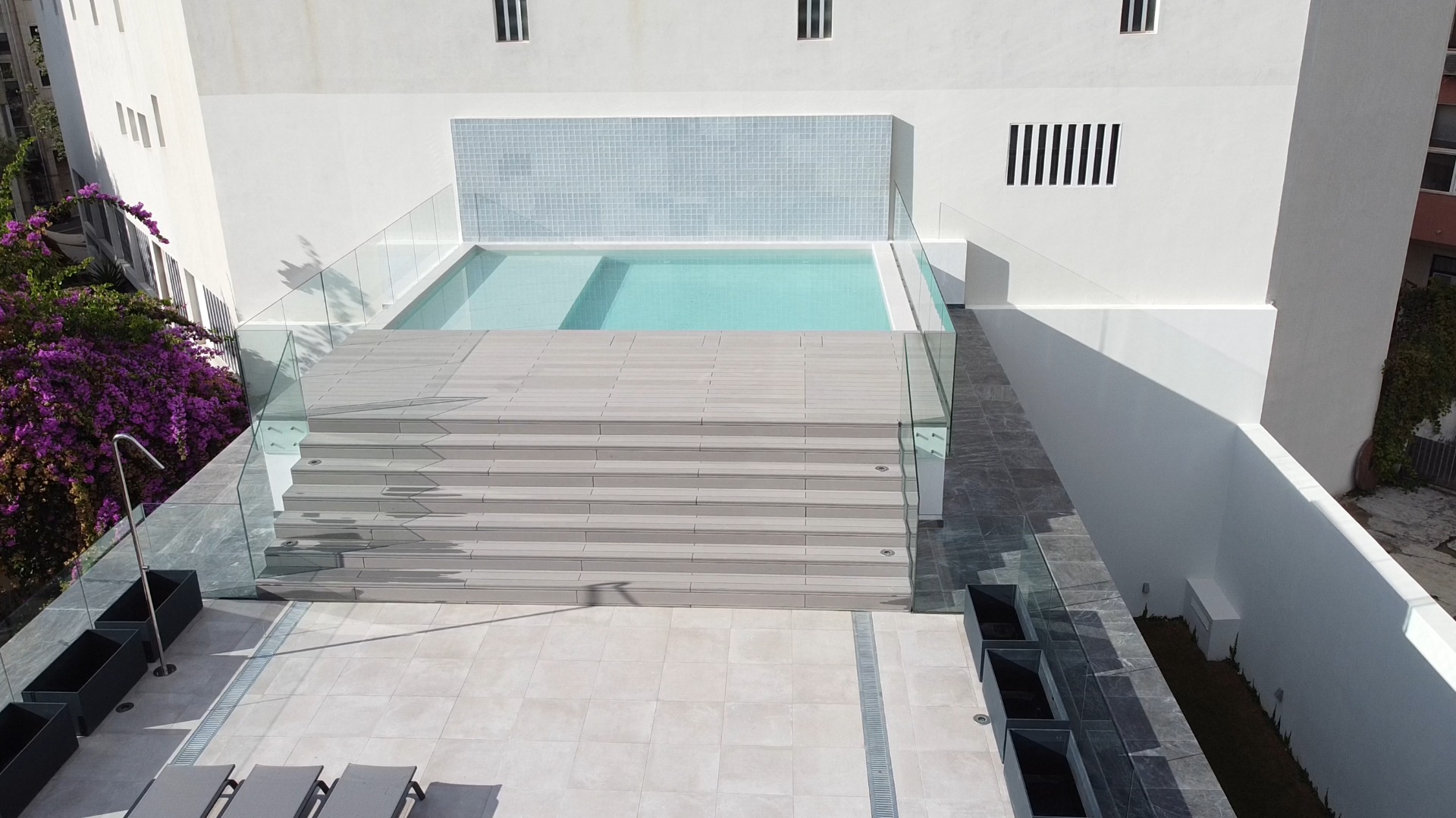 Andaluz38 | T3 novo c/ mezzanine, piscina e 2 estacionamentos