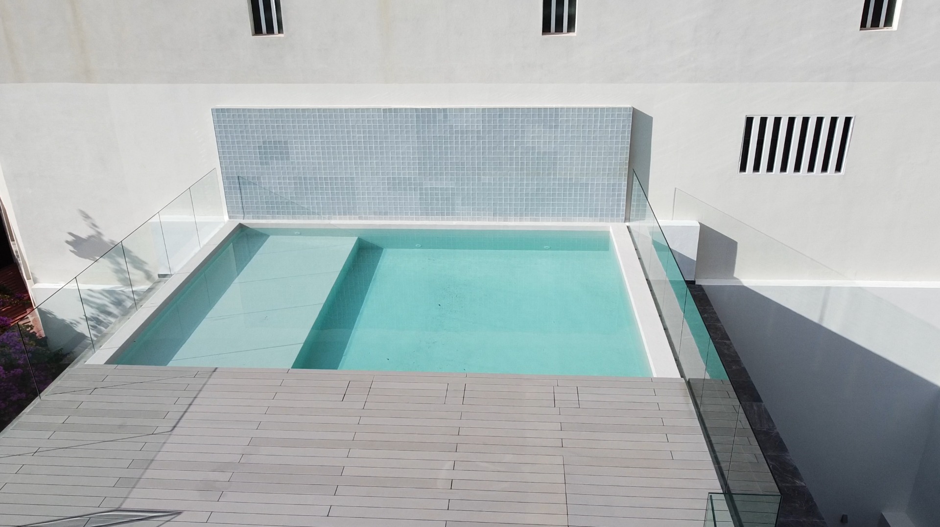 Andaluz38 | T3 novo c/ mezzanine, piscina e 2 estacionamentos